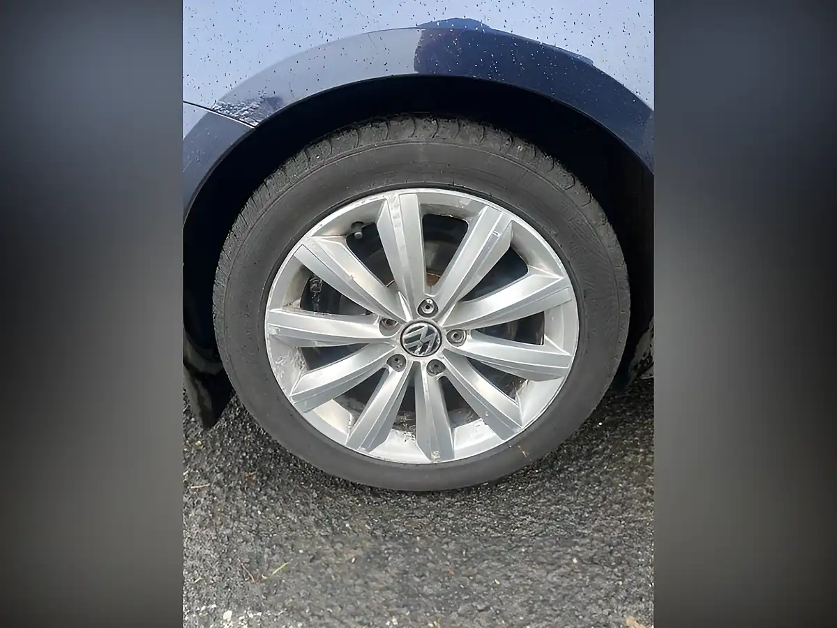 Used 2012 Volkswagen Passat Se Blue - Interior and Exterior details 7