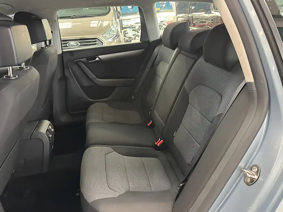 Used 2012 Volkswagen Passat Se Grey - Interior and Exterior details 10