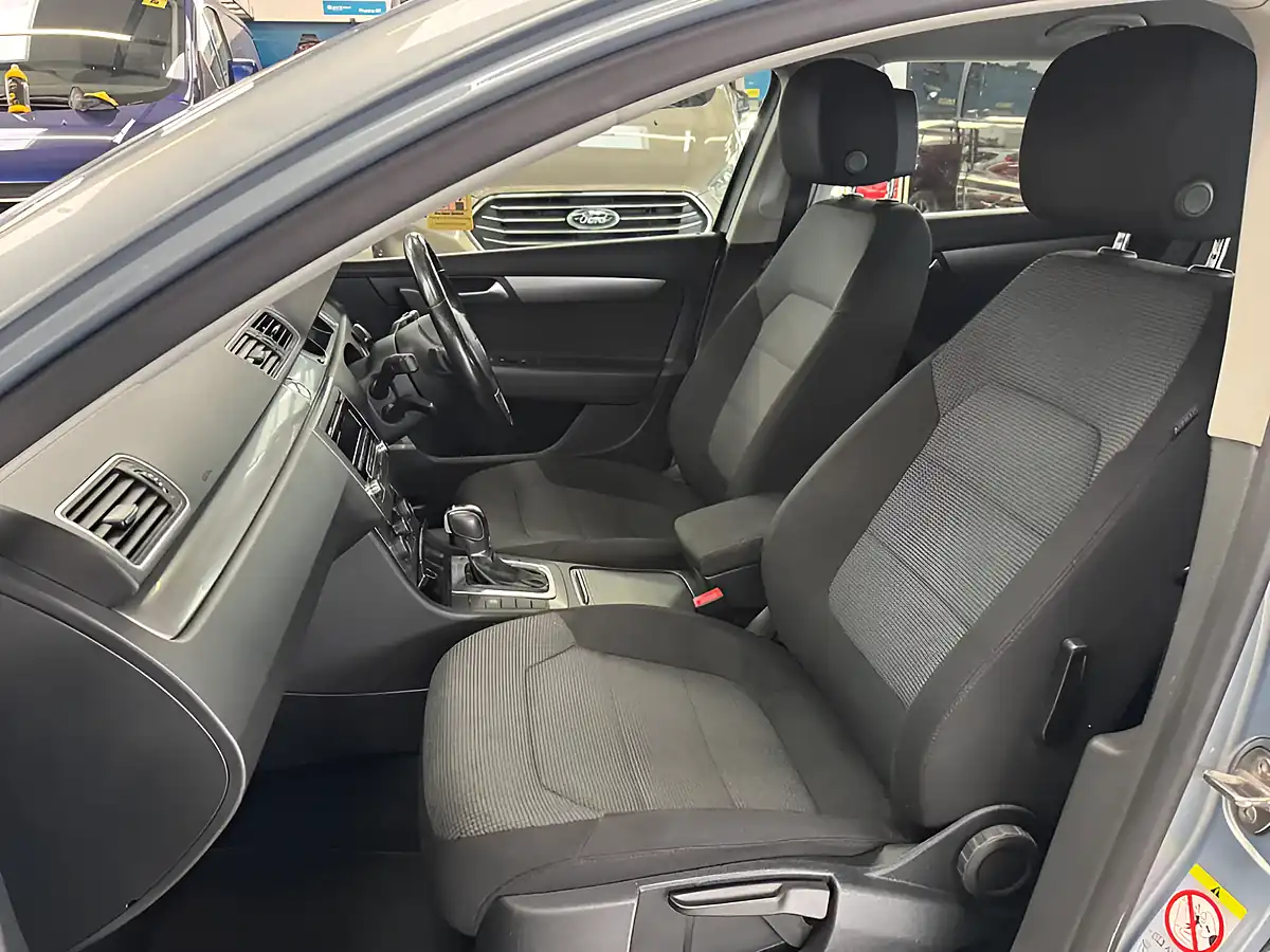 Used 2012 Volkswagen Passat Se Grey - Interior and Exterior details 16