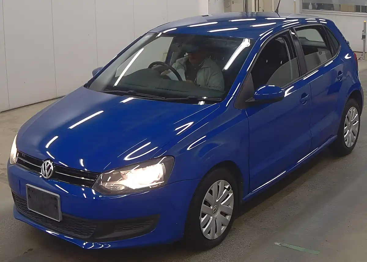 Used 2012 Volkswagen Polo Blue - Front View