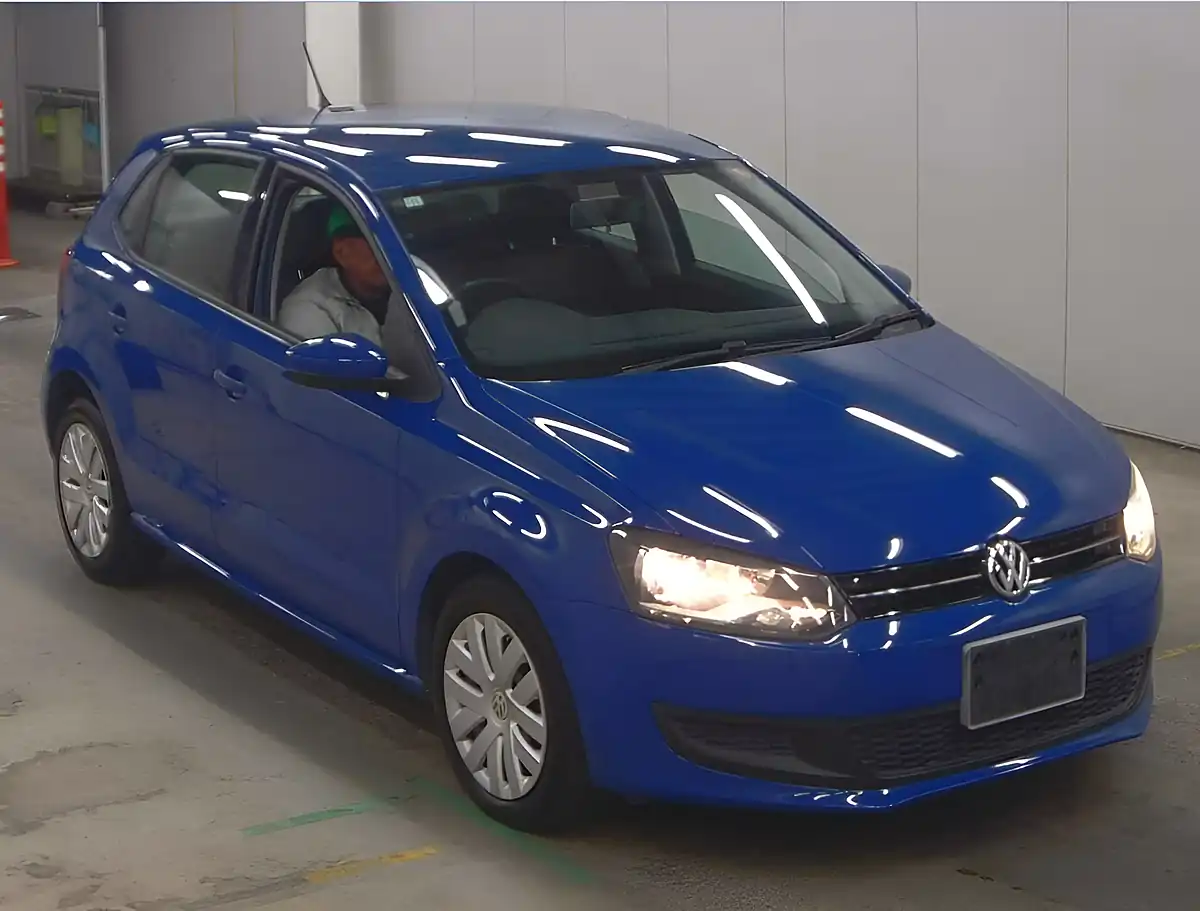 Used 2012 Volkswagen Polo Blue - Interior and Exterior details 6