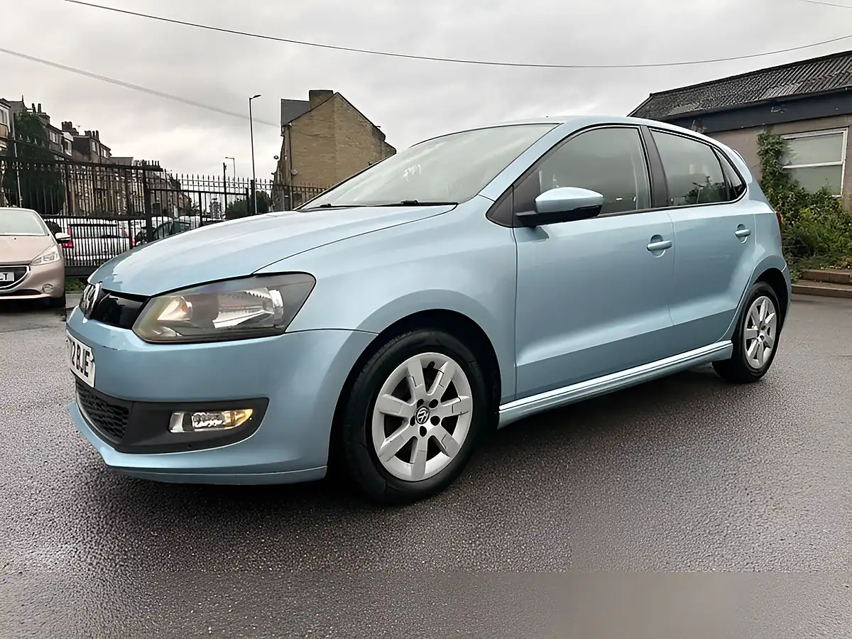 Used 2012 Volkswagen Polo Bluemotion Blue - Interior and Exterior details 4
