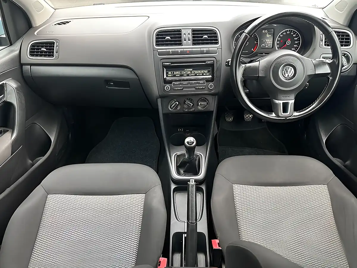 Used 2012 Volkswagen Polo Bluemotion Blue - Interior and Exterior details 6