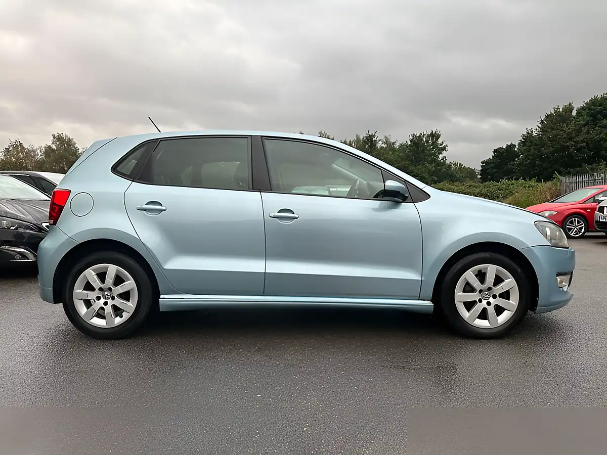 Used 2012 Volkswagen Polo Bluemotion Blue - Interior and Exterior details 7