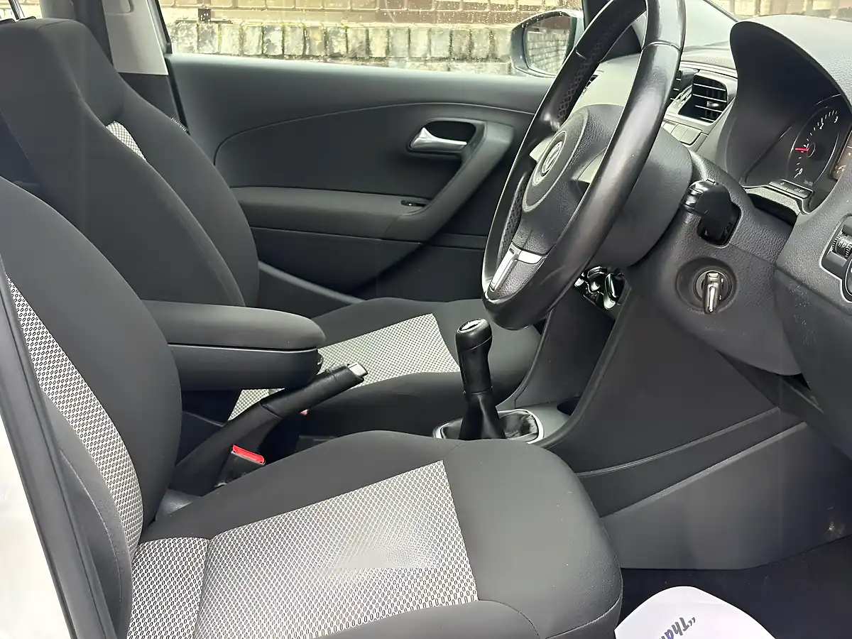 Used 2012 Volkswagen Polo Bluemotion Silver - Interior and Exterior details 13