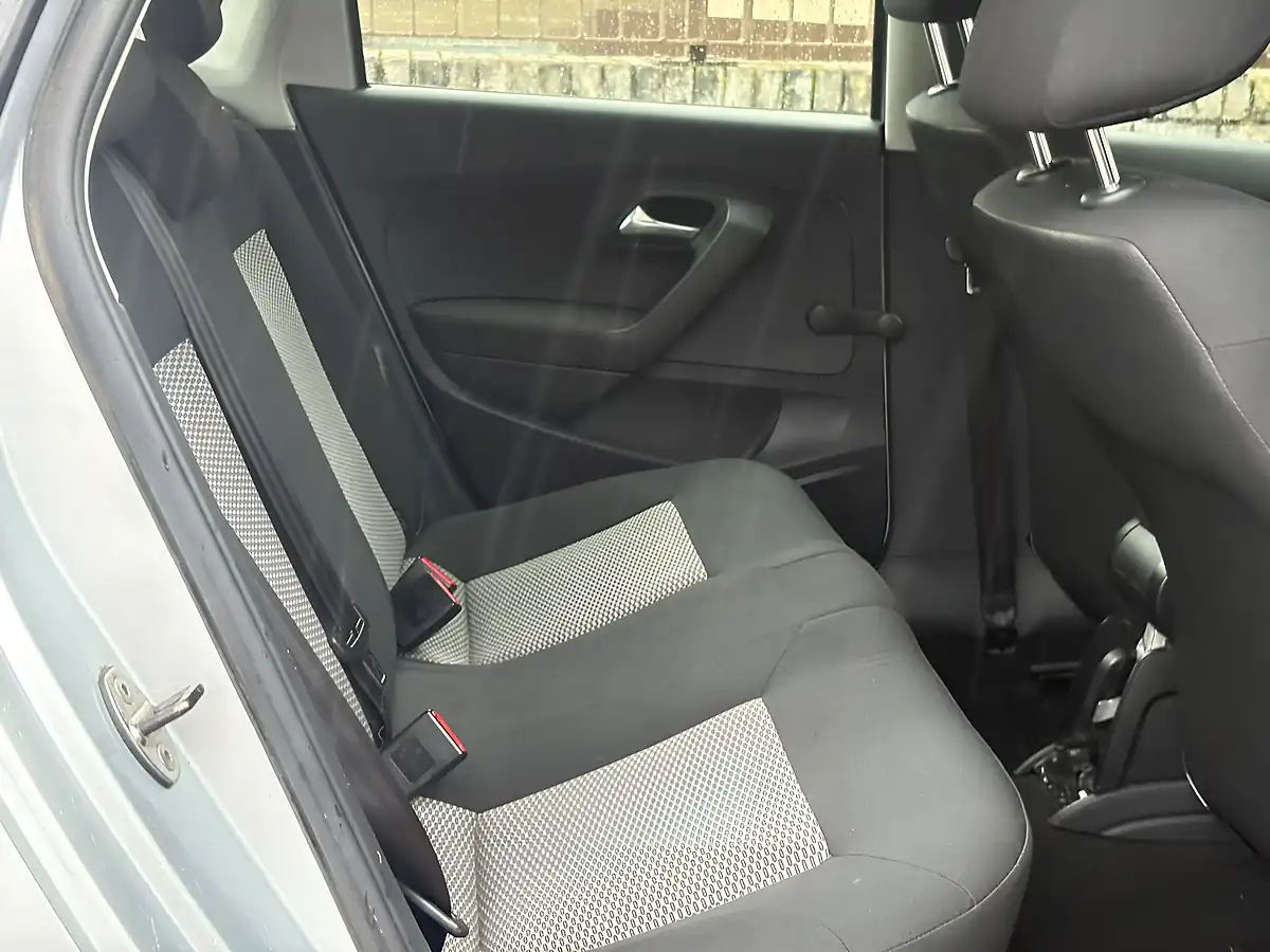 Used 2012 Volkswagen Polo Bluemotion Silver - Interior and Exterior details 16