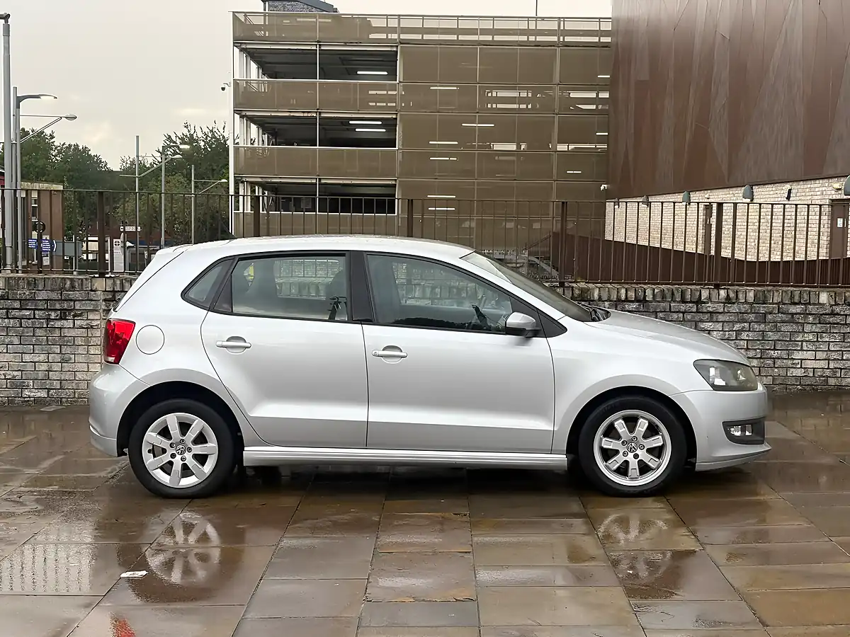 Used 2012 Volkswagen Polo Bluemotion Silver - Interior and Exterior details 3