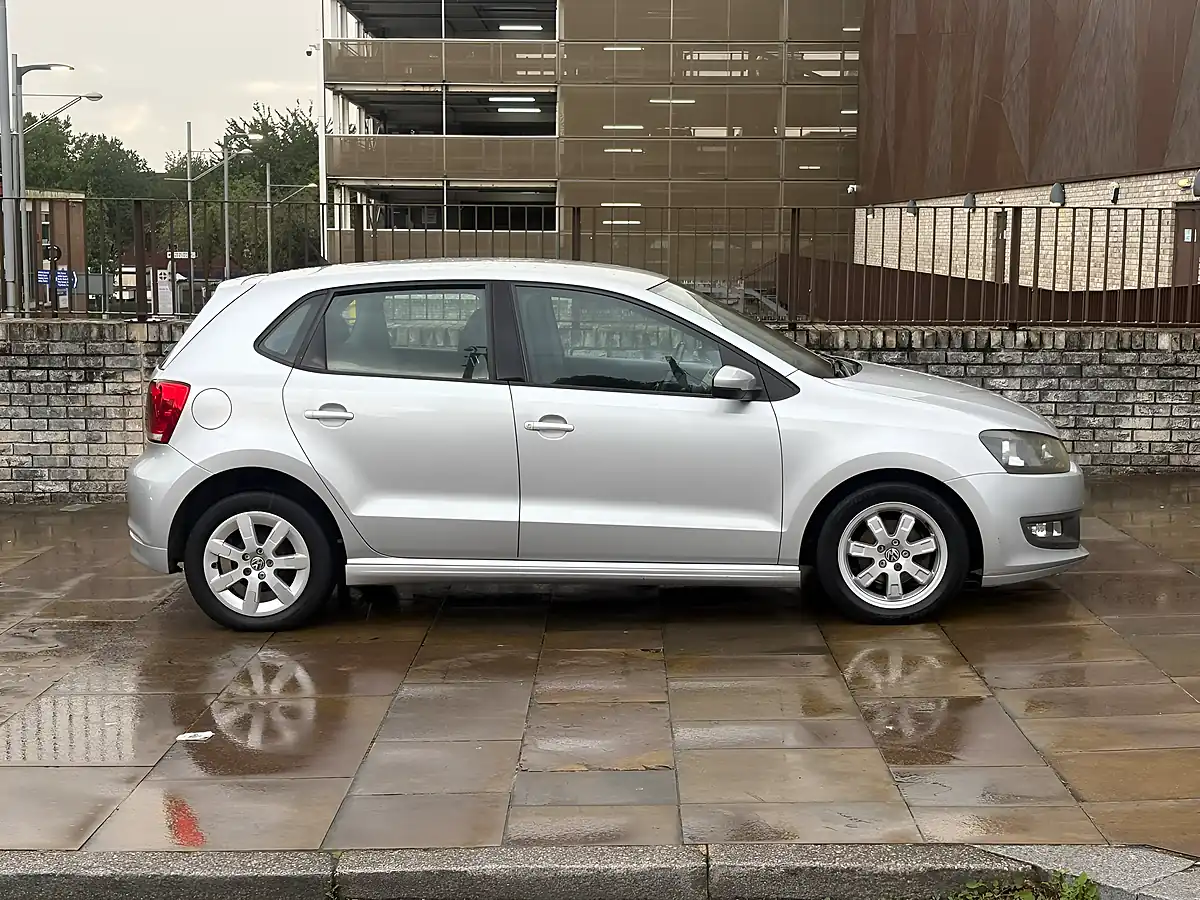 Used 2012 Volkswagen Polo Bluemotion Silver - Interior and Exterior details 4