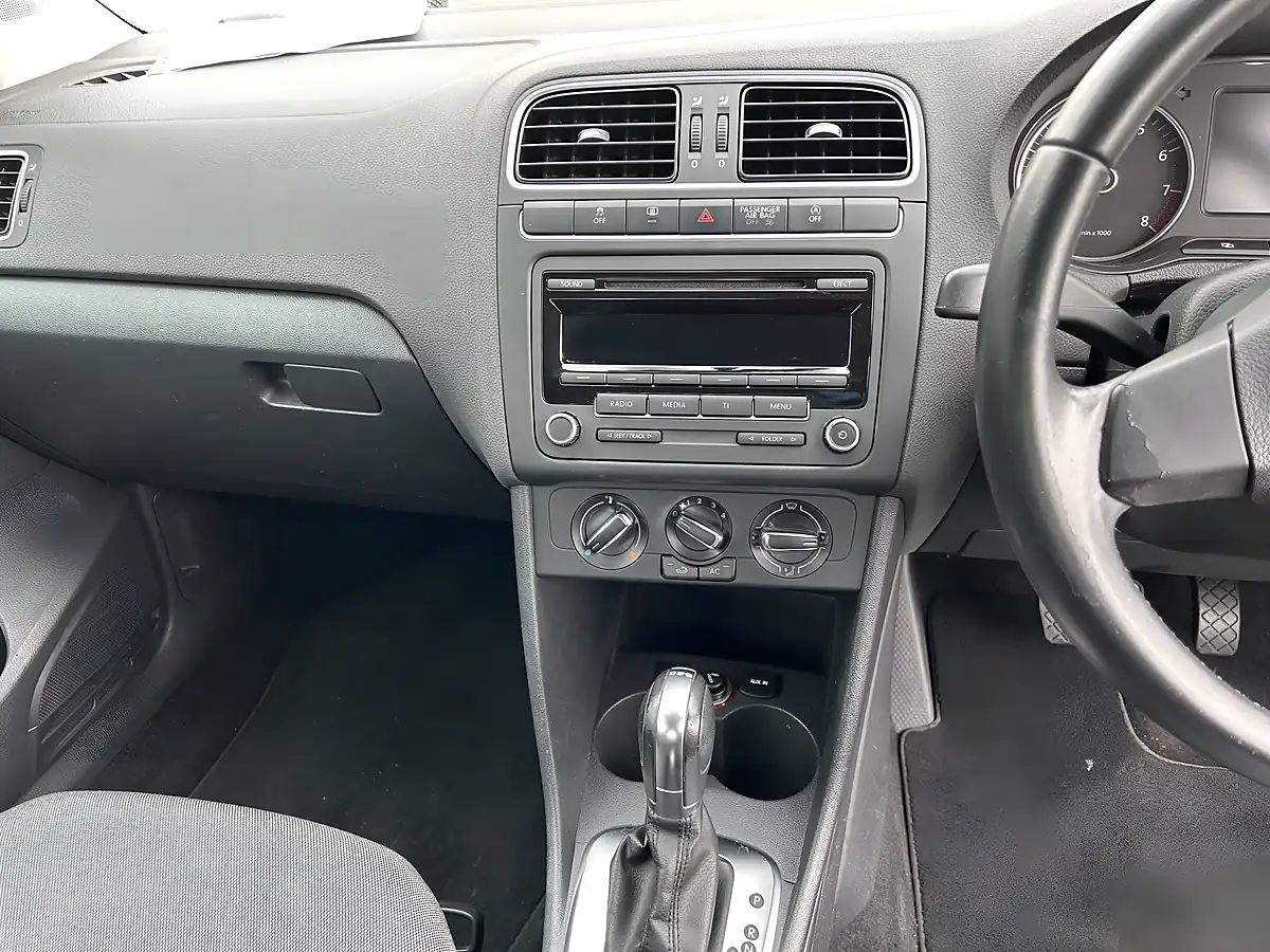 Used 2012 Volkswagen Polo Bluemotion Technology Blue - Interior and Exterior details 10