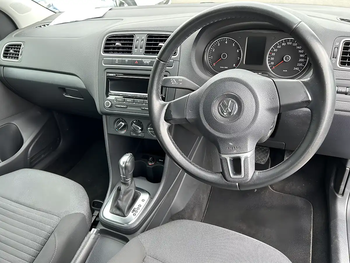 Used 2012 Volkswagen Polo Bluemotion Technology Blue - Interior and Exterior details 11