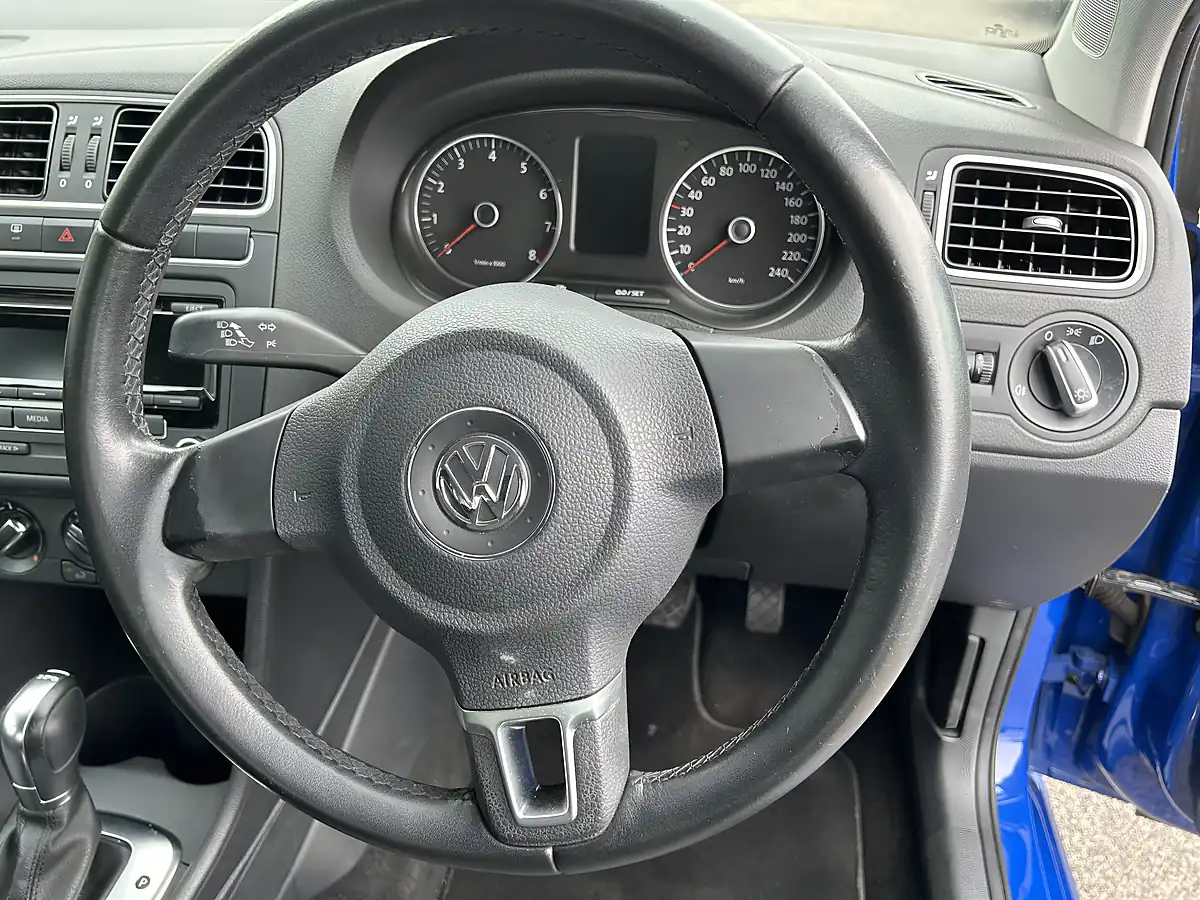 Used 2012 Volkswagen Polo Bluemotion Technology Blue - Interior and Exterior details 12