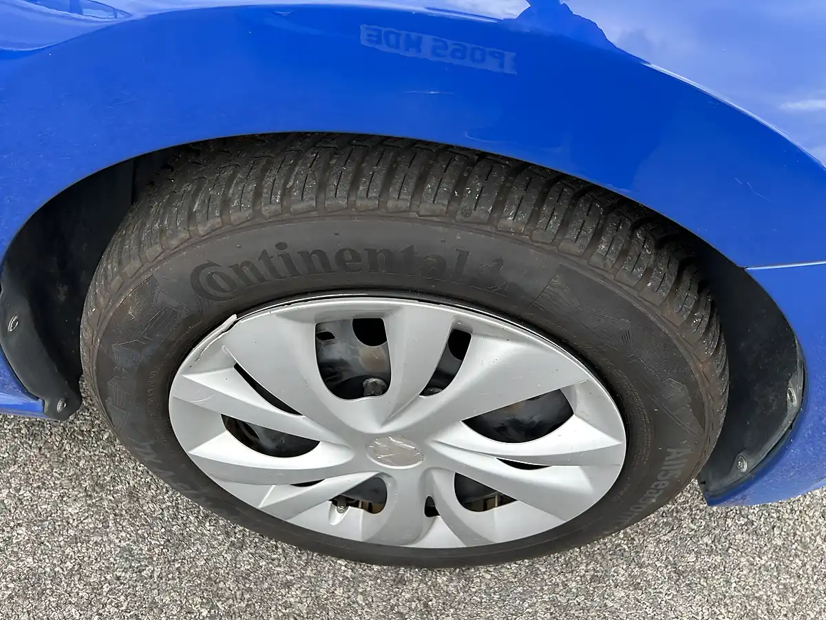 Used 2012 Volkswagen Polo Bluemotion Technology Blue - Interior and Exterior details 18