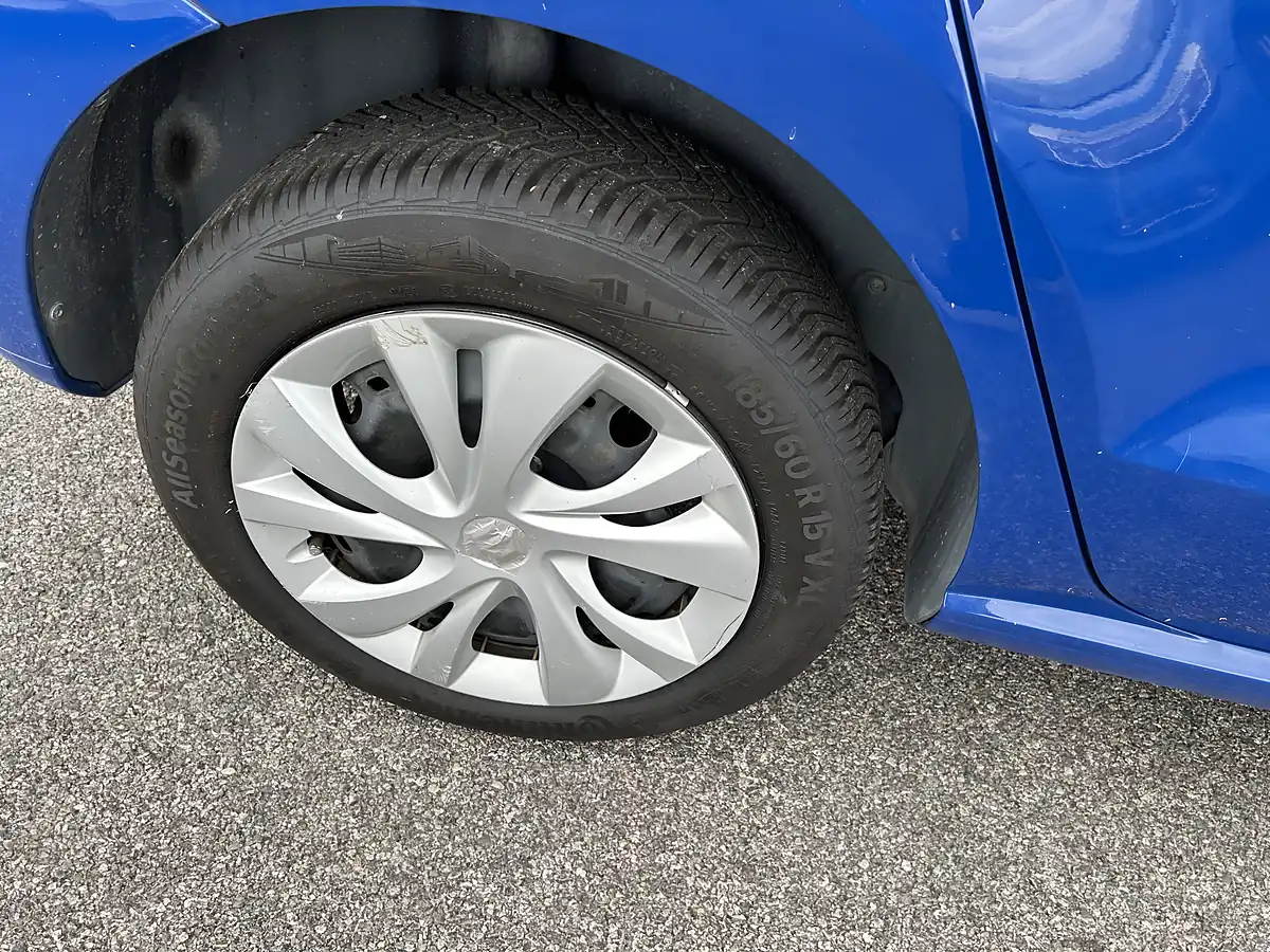 Used 2012 Volkswagen Polo Bluemotion Technology Blue - Interior and Exterior details 19