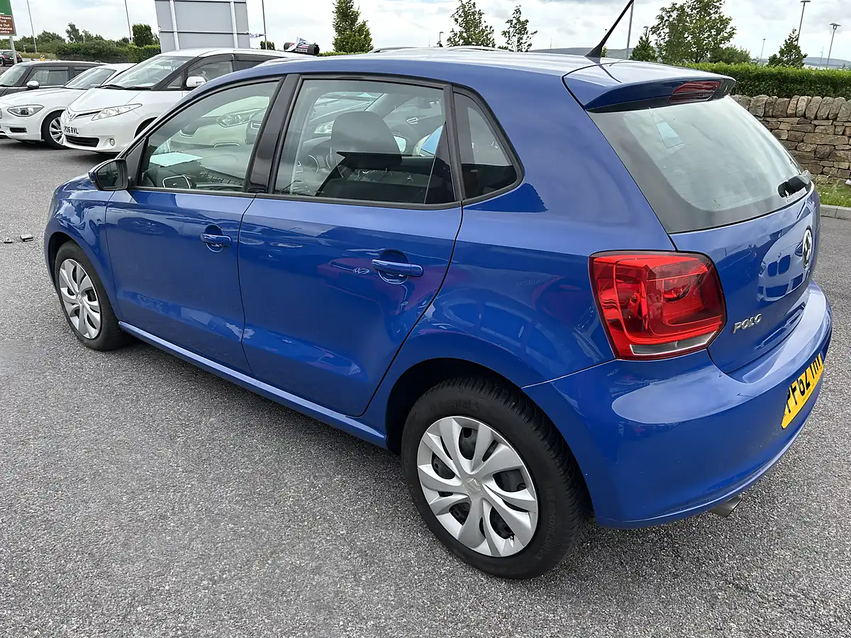 Used 2012 Volkswagen Polo Bluemotion Technology Blue - Interior and Exterior details 4