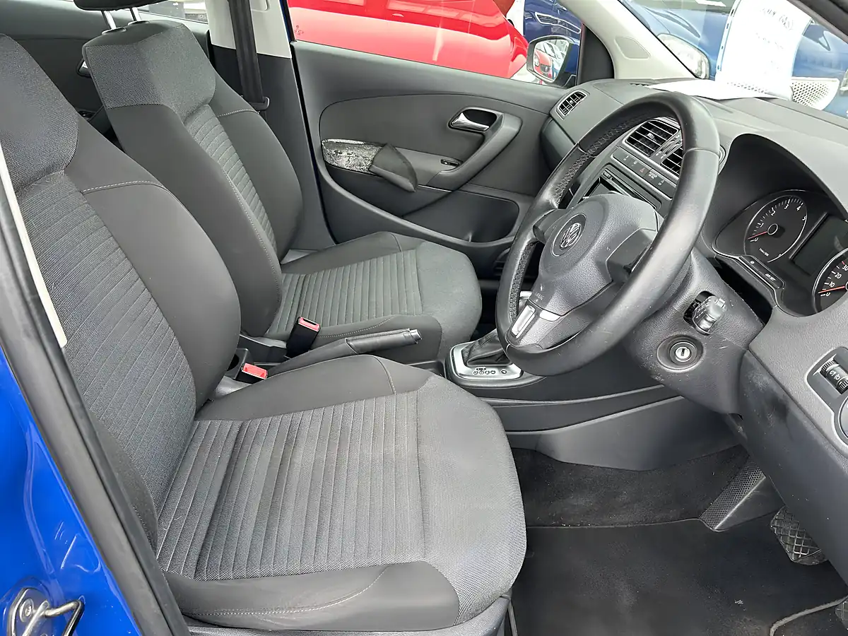 Used 2012 Volkswagen Polo Bluemotion Technology Blue - Interior and Exterior details 7