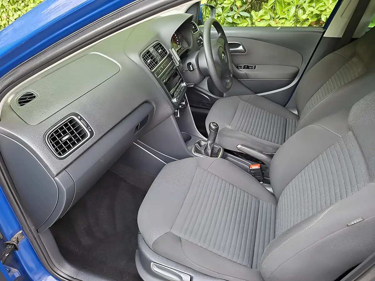 Used 2012 Volkswagen Polo Match Blue - Interior and Exterior details 9