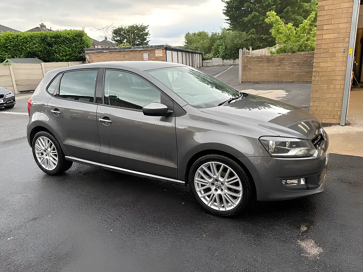 Used 2012 Volkswagen Polo Match Grey - Interior and Exterior details 9