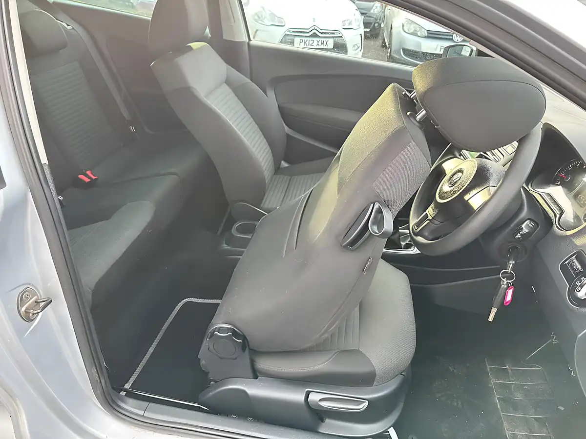 Used 2012 Volkswagen Polo Match Silver - Interior and Exterior details 13