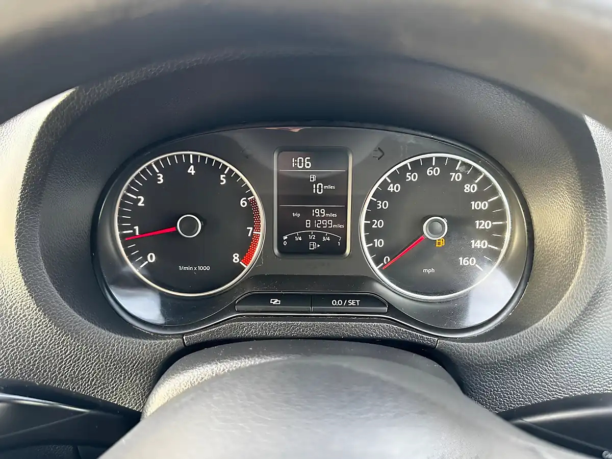 Used 2012 Volkswagen Polo Match Silver - Interior and Exterior details 15