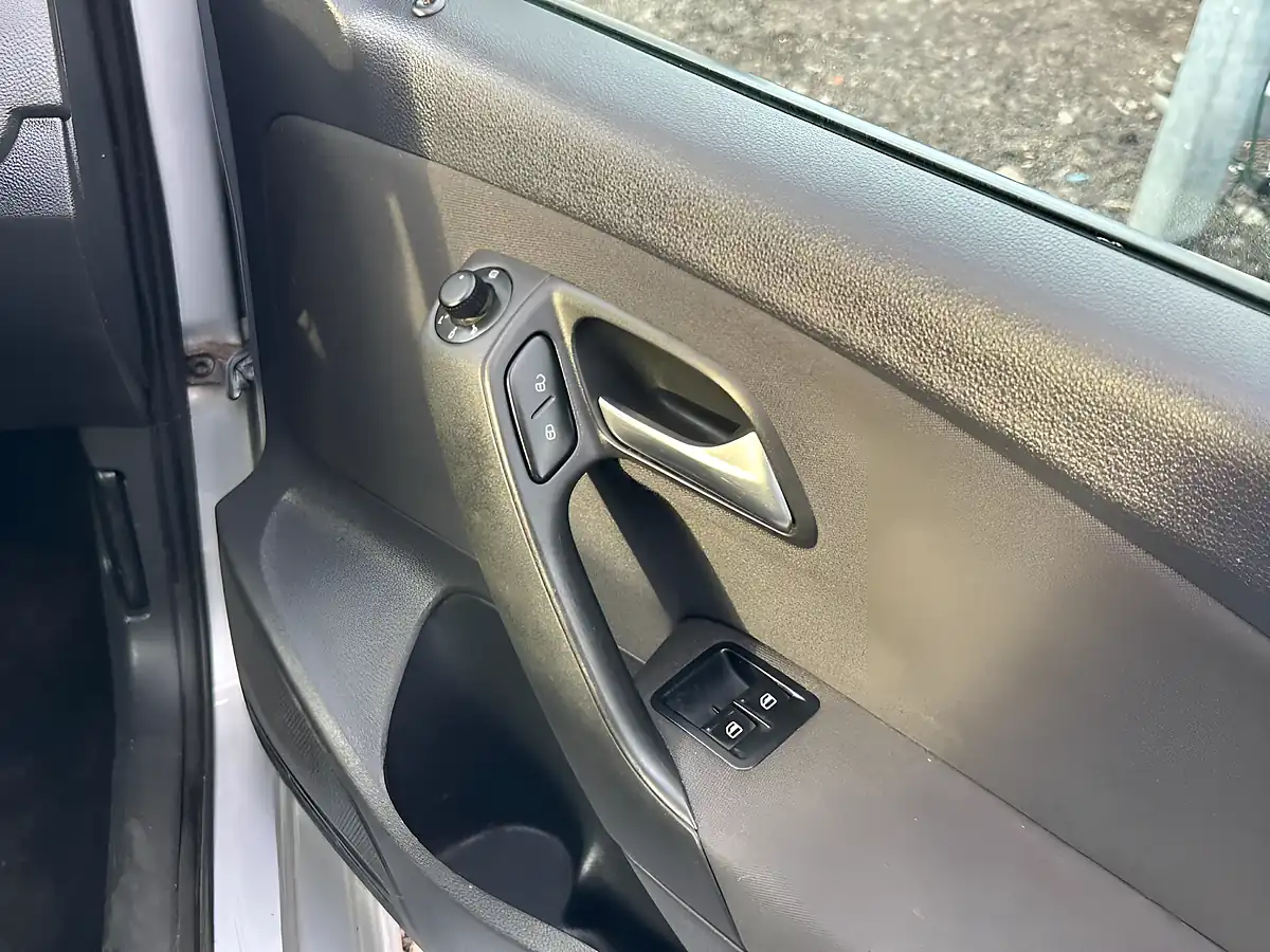 Used 2012 Volkswagen Polo Match Silver - Interior and Exterior details 17