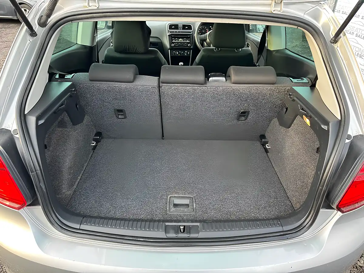 Used 2012 Volkswagen Polo Match Silver - Interior and Exterior details 7