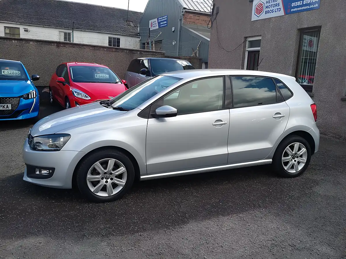 Used 2012 Volkswagen Polo Match Silver - Interior and Exterior details 2