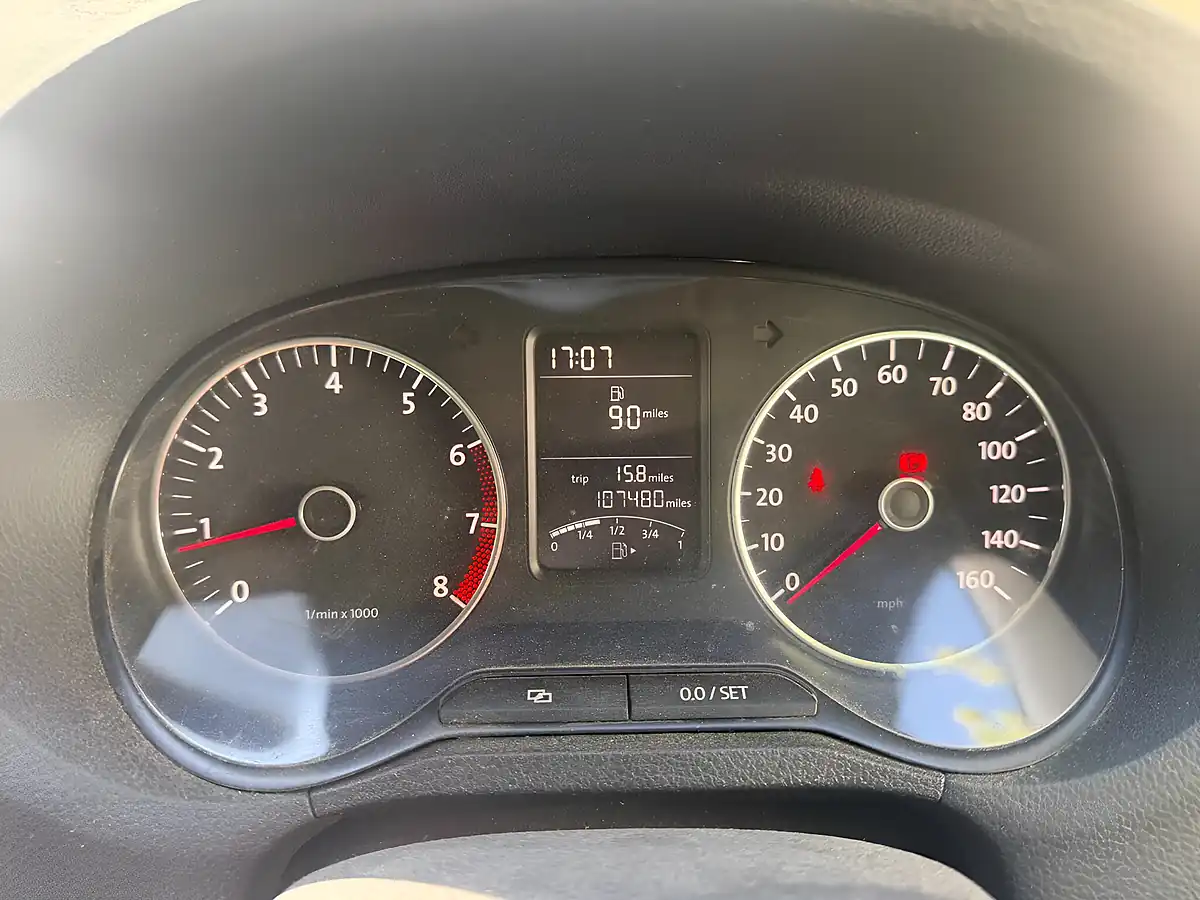 Used 2012 Volkswagen Polo Match Silver - Interior and Exterior details 10