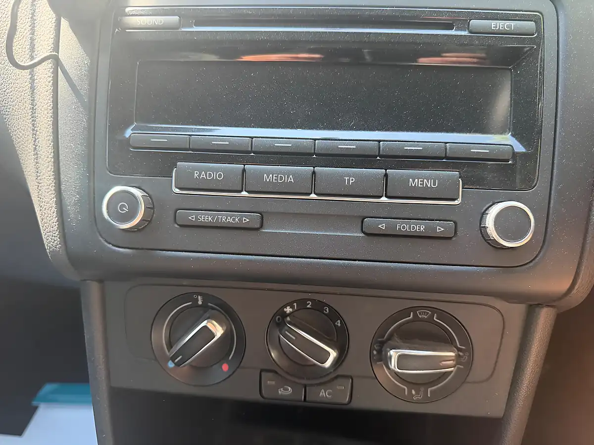 Used 2012 Volkswagen Polo Match Silver - Interior and Exterior details 11