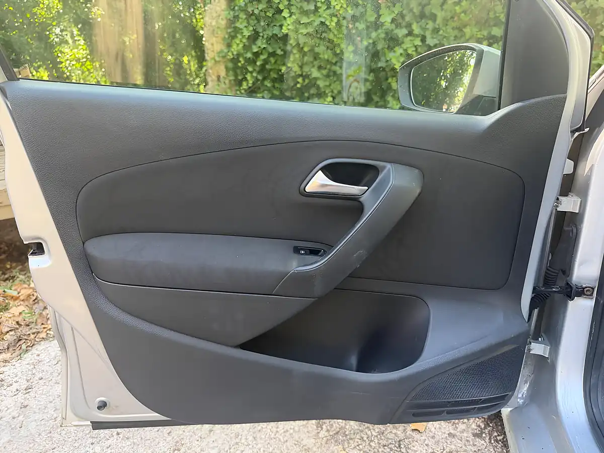 Used 2012 Volkswagen Polo Match Silver - Interior and Exterior details 17