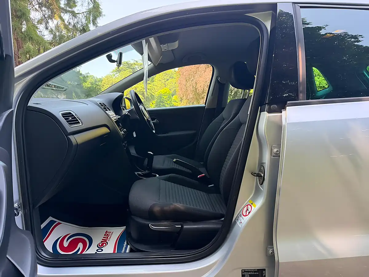 Used 2012 Volkswagen Polo Match Silver - Interior and Exterior details 4