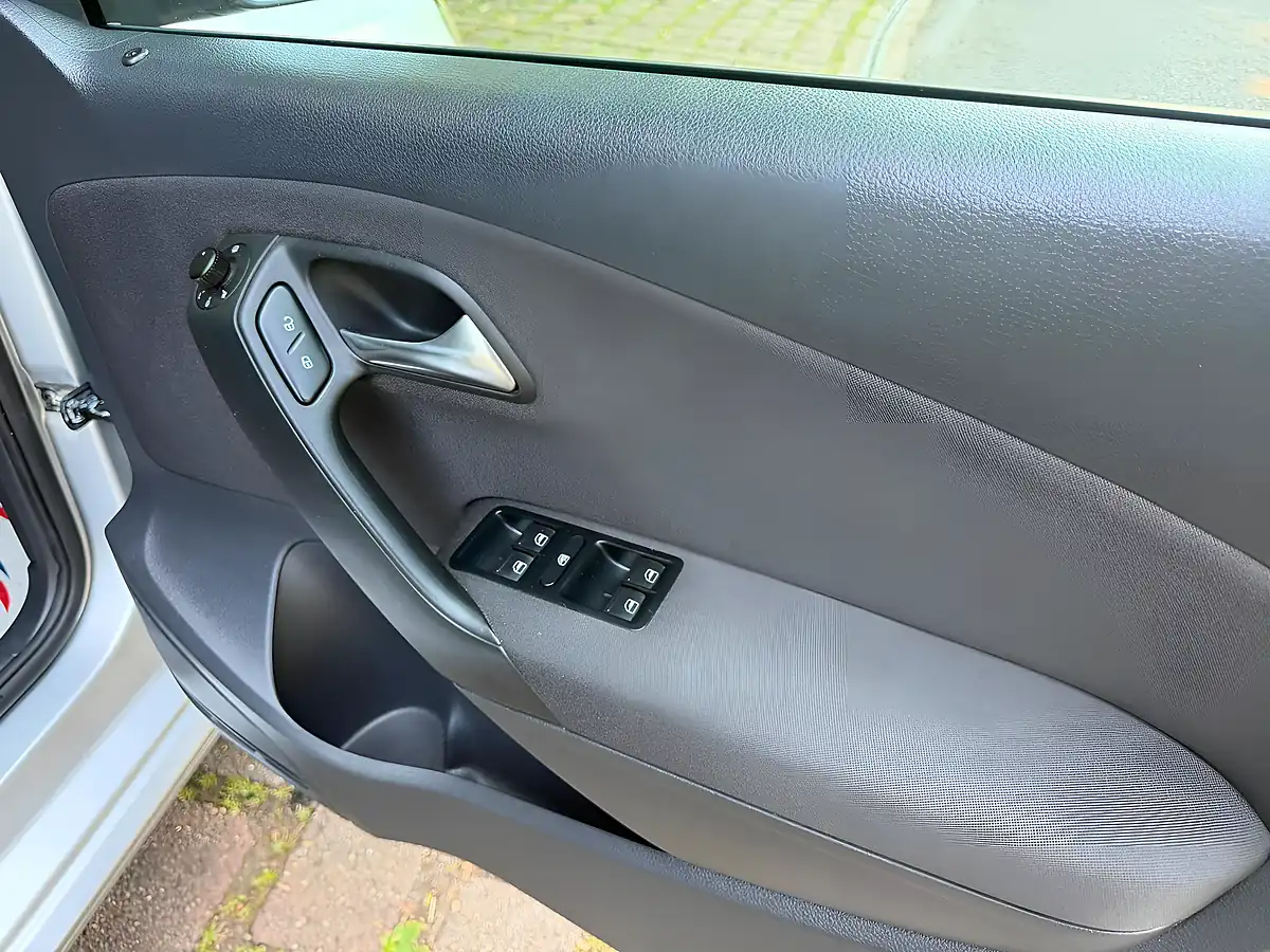 Used 2012 Volkswagen Polo Match Silver - Interior and Exterior details 8
