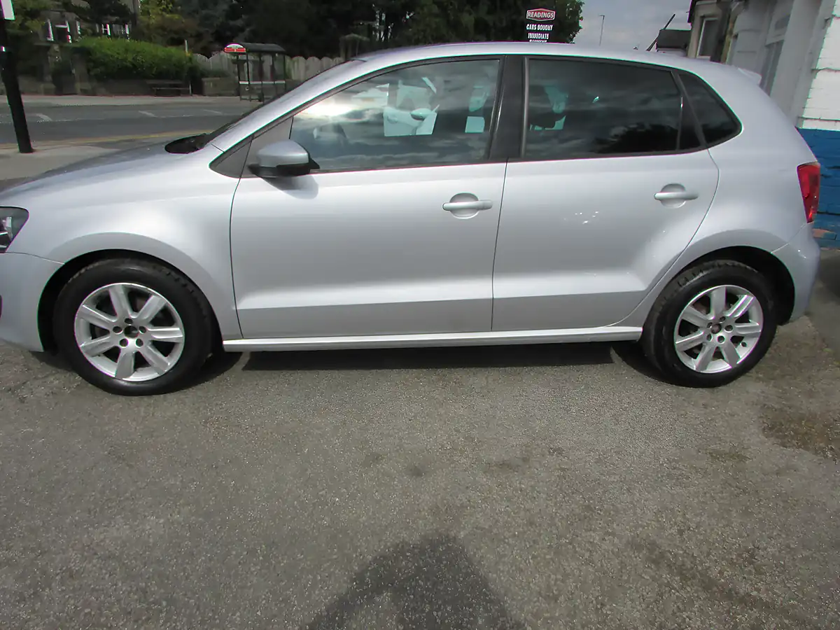 Used 2012 Volkswagen Polo Match Silver - Interior and Exterior details 4