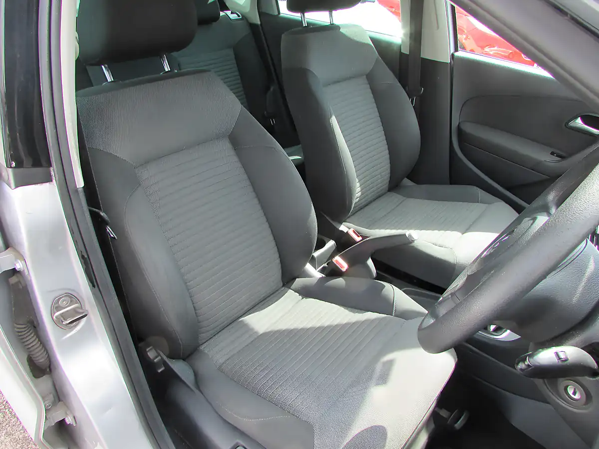 Used 2012 Volkswagen Polo Match Silver - Interior and Exterior details 8