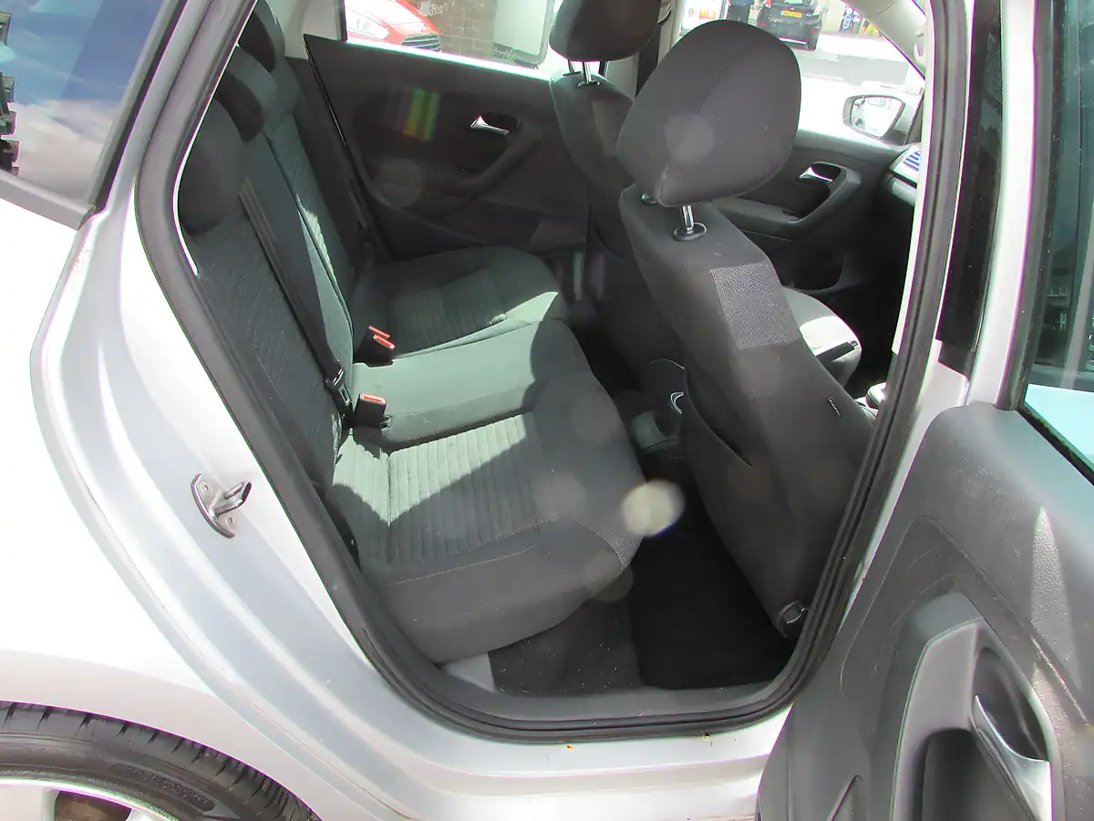 Used 2012 Volkswagen Polo Match Silver - Interior and Exterior details 9