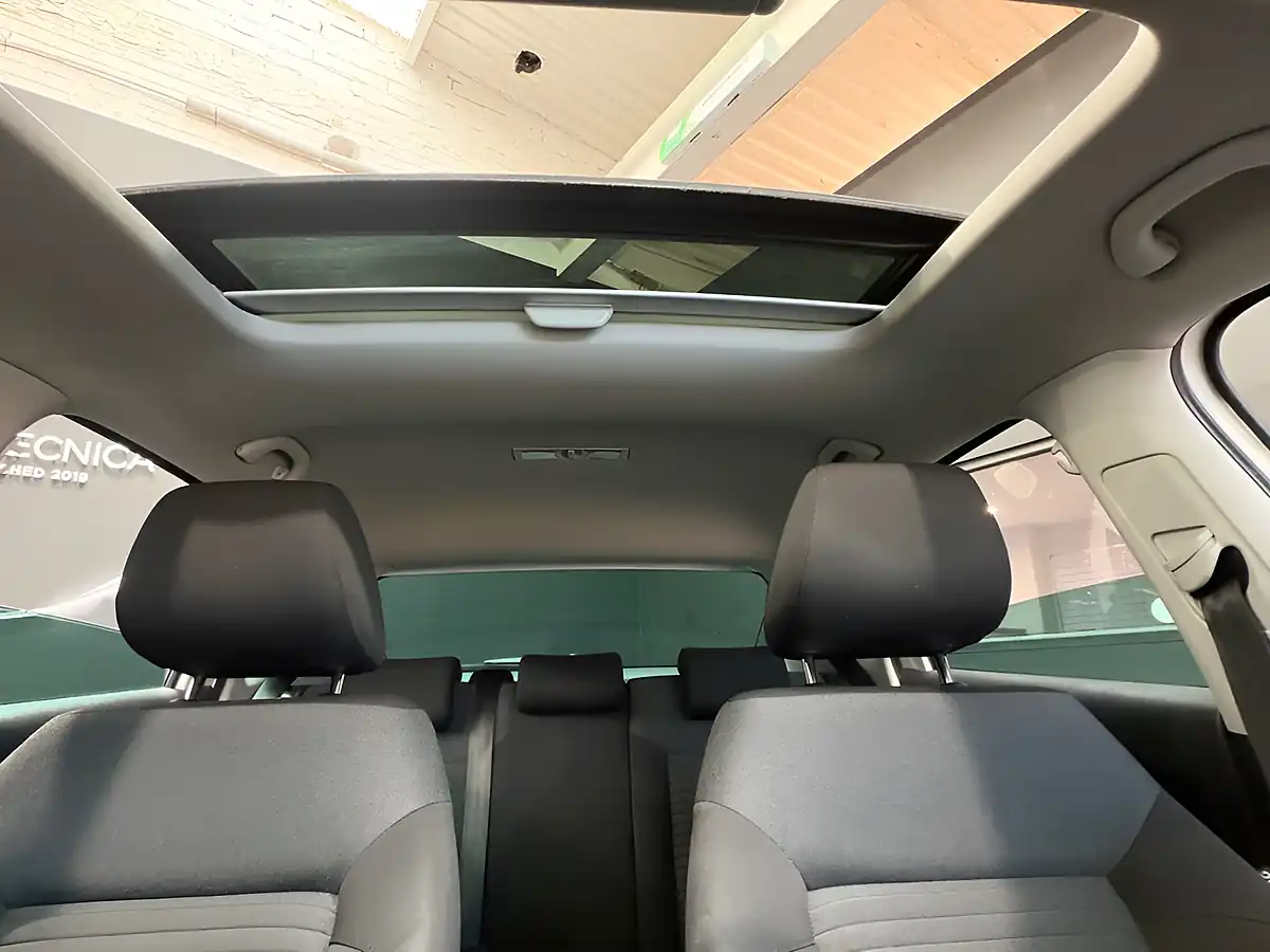 Used 2012 Volkswagen Polo Match White - Interior and Exterior details 16