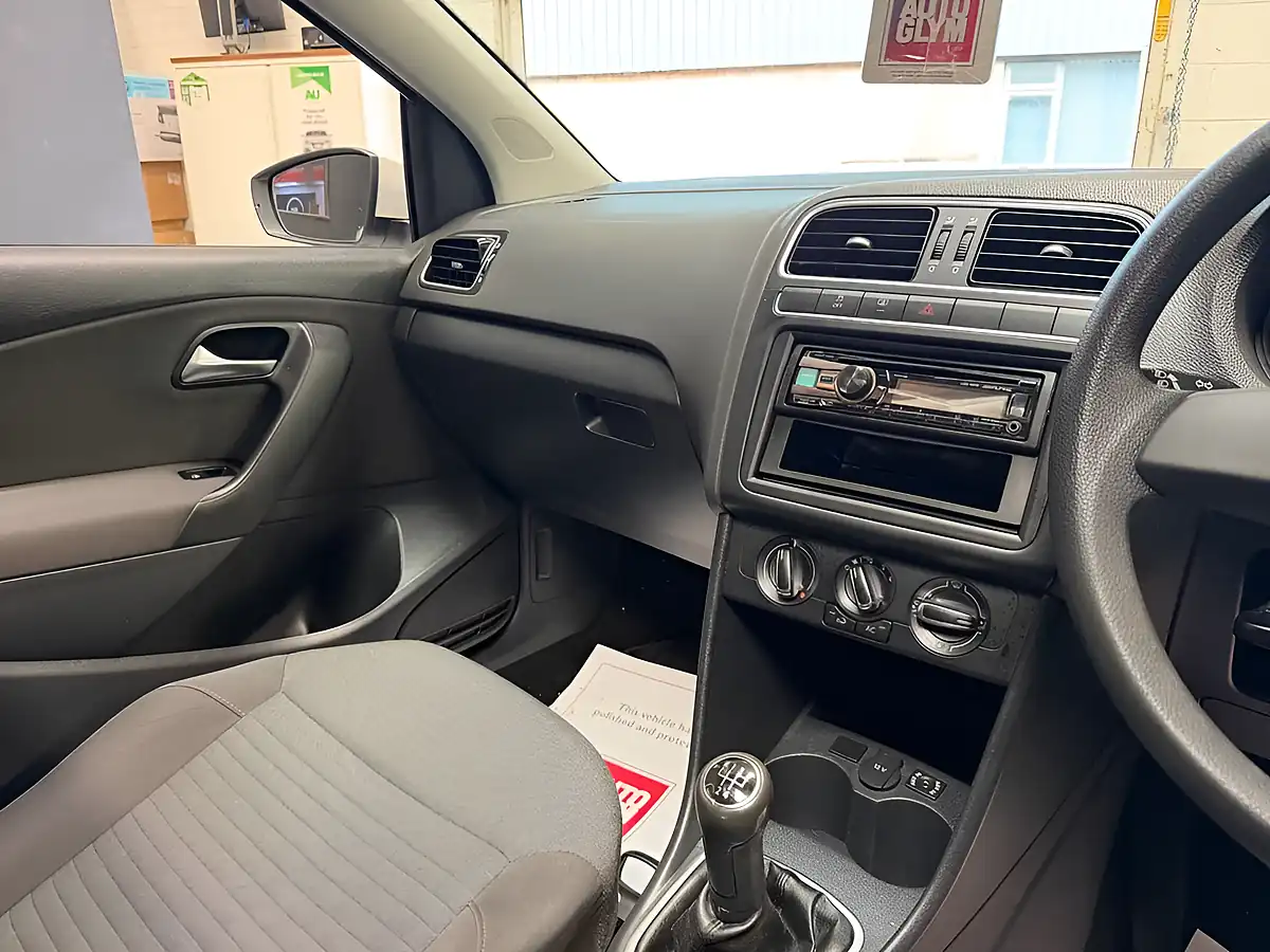 Used 2012 Volkswagen Polo Match White - Interior and Exterior details 17