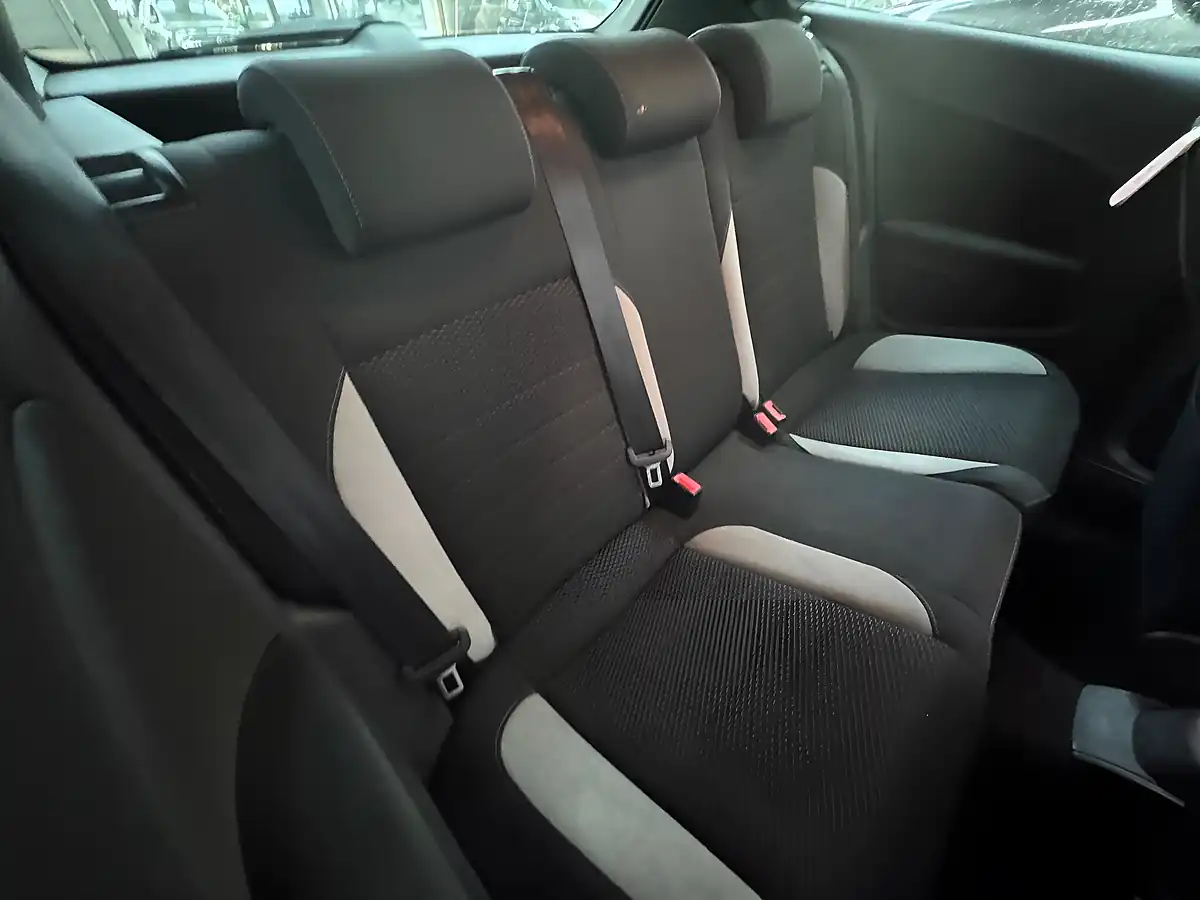 Used 2012 Volkswagen Polo R-Line Candy White - Interior and Exterior details 10