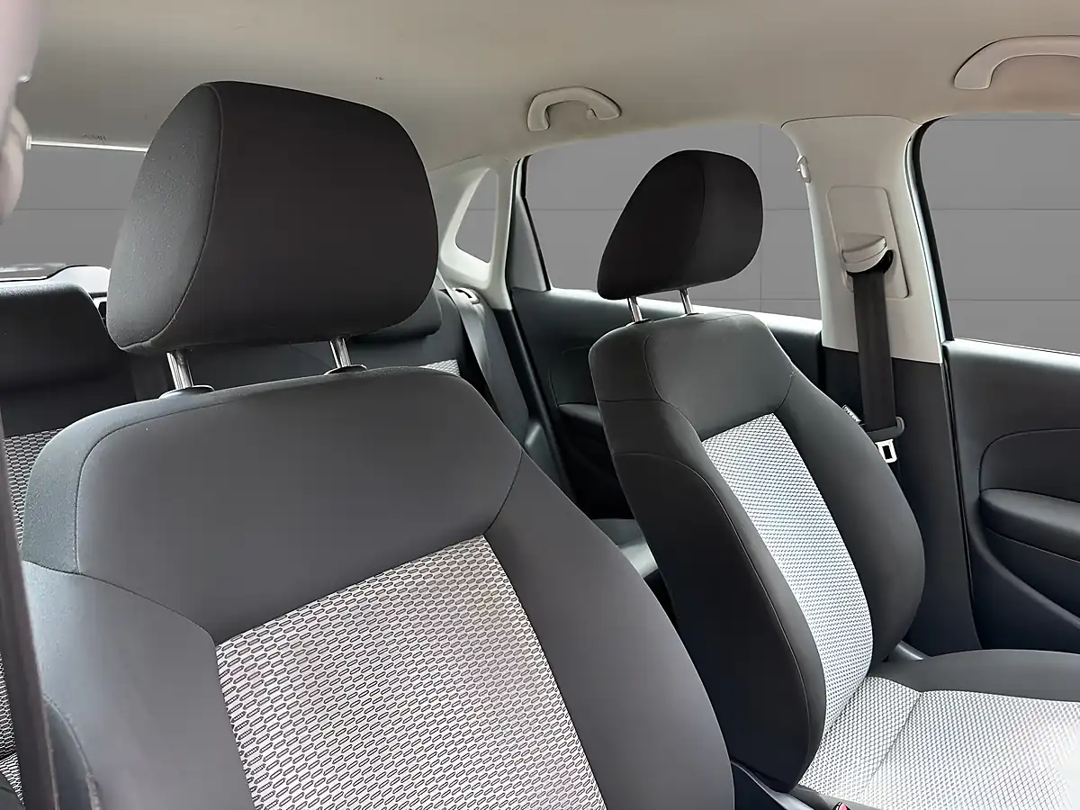 Used 2012 Volkswagen Polo S Silver - Interior and Exterior details 10