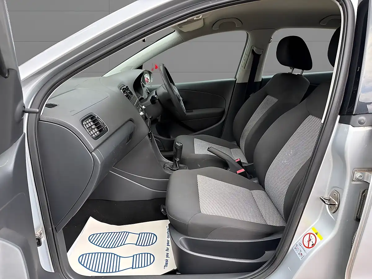 Used 2012 Volkswagen Polo S Silver - Interior and Exterior details 11