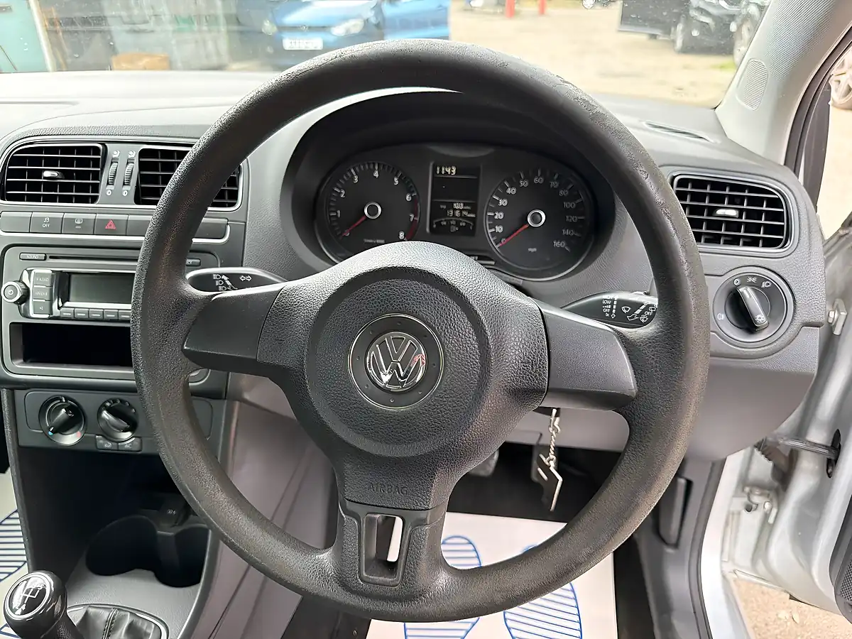 Used 2012 Volkswagen Polo S Silver - Interior and Exterior details 16