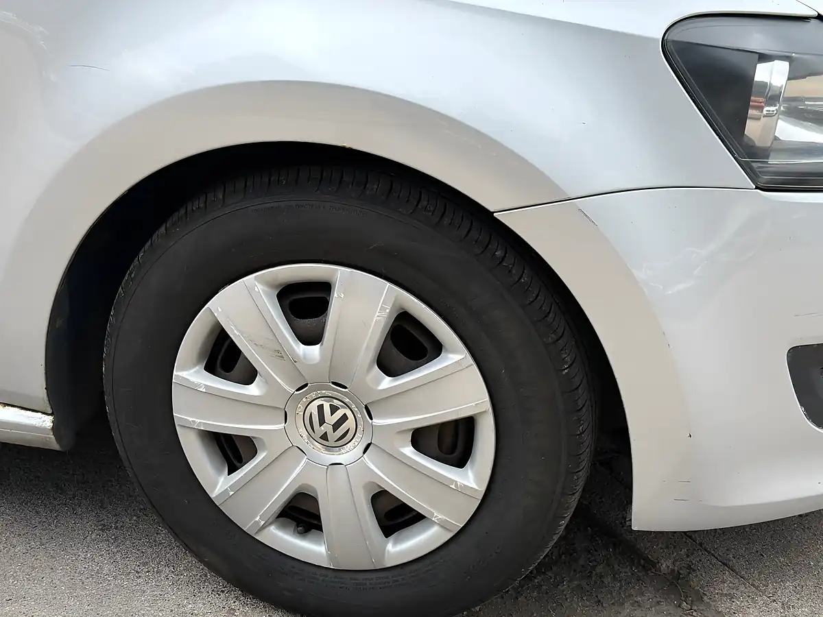 Used 2012 Volkswagen Polo S Silver - Interior and Exterior details 18