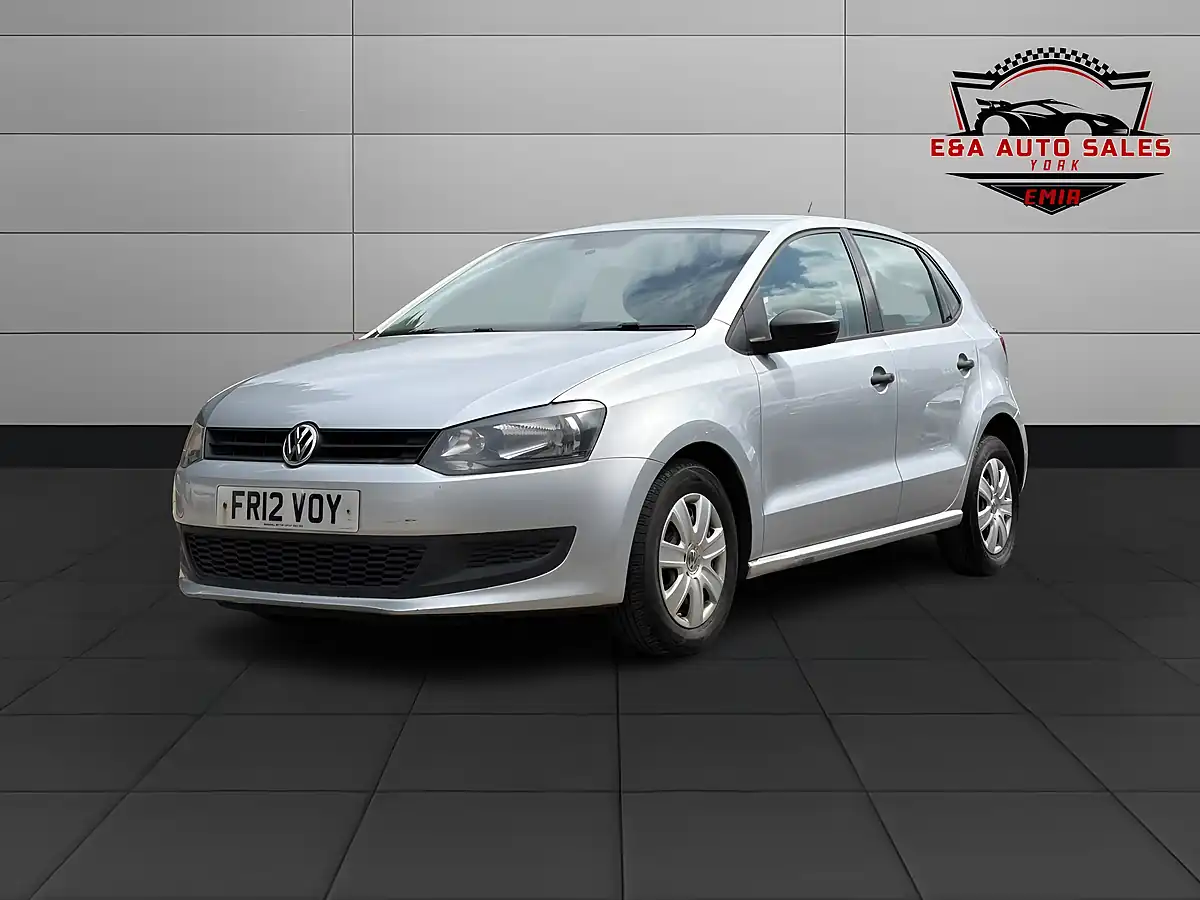 Used 2012 Volkswagen Polo S Silver - Interior and Exterior details 3