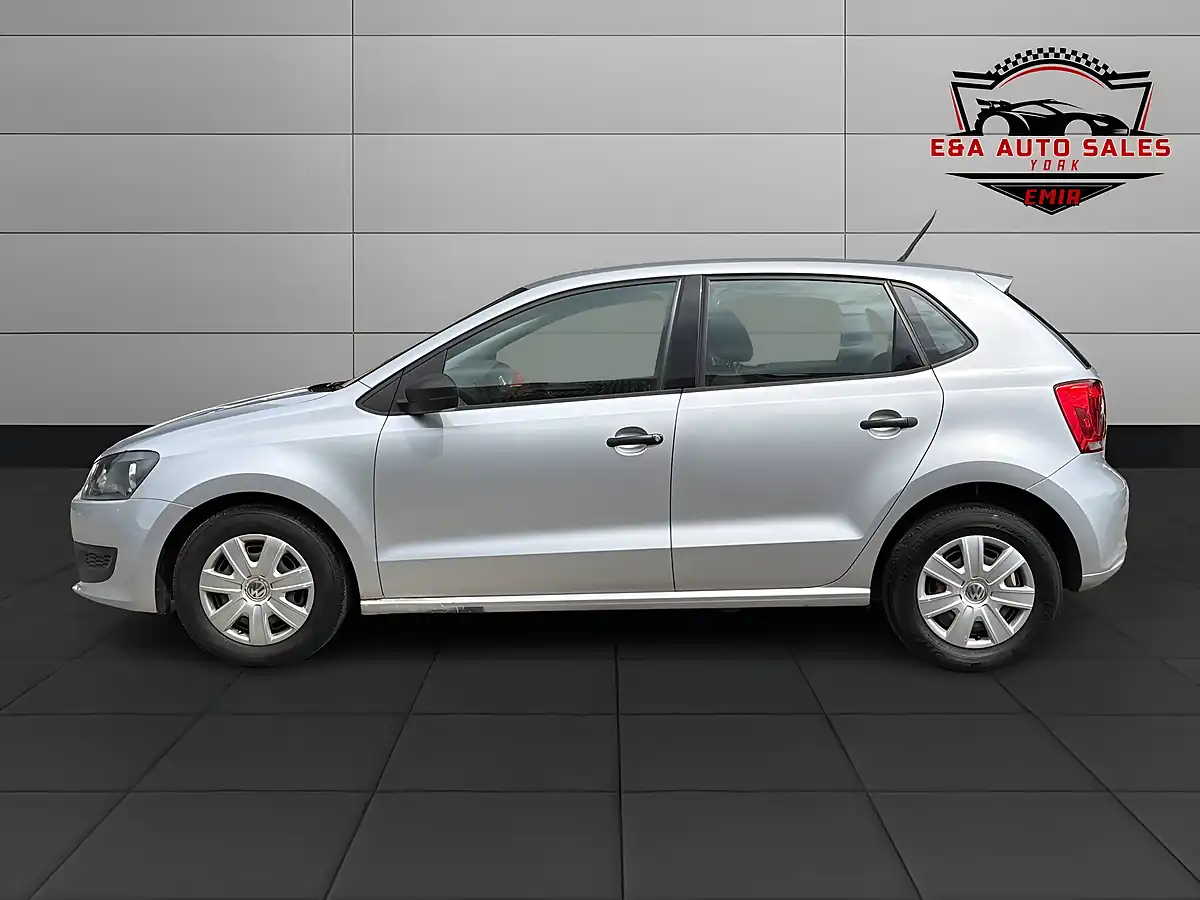 Used 2012 Volkswagen Polo S Silver - Interior and Exterior details 4
