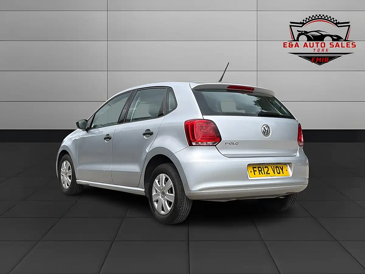 Used 2012 Volkswagen Polo S Silver - Interior and Exterior details 5