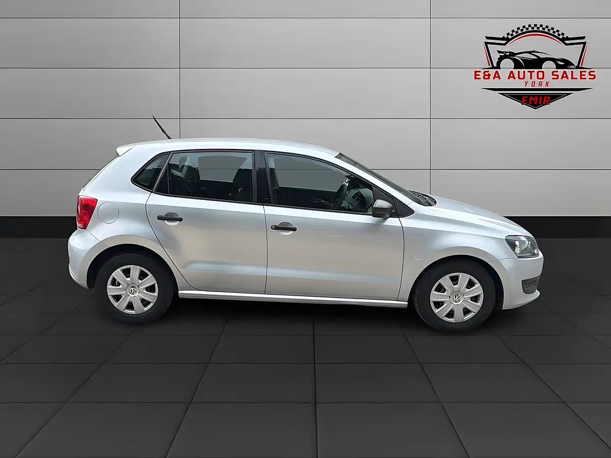 Used 2012 Volkswagen Polo S Silver - Interior and Exterior details 8