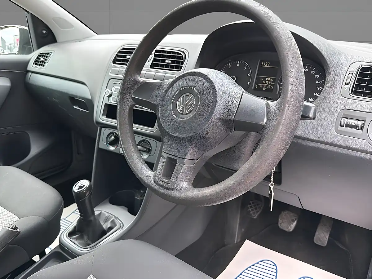 Used 2012 Volkswagen Polo S Silver - Interior and Exterior details 9