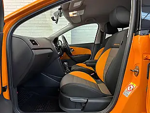 Used 2012 Volkswagen Polo Se Cross Magma Orange - Interior and Exterior details 12