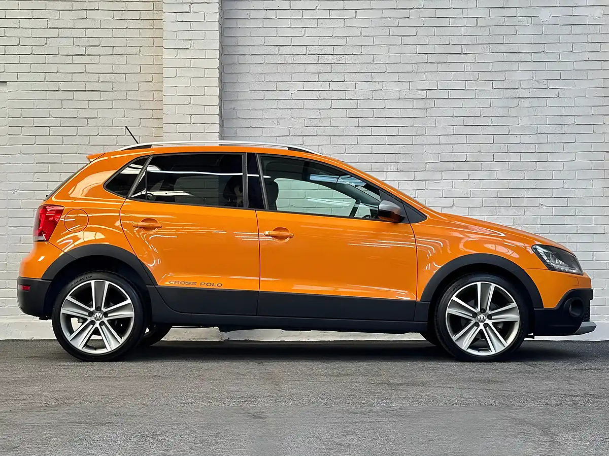 Used 2012 Volkswagen Polo Se Cross Magma Orange - Interior and Exterior details 5