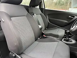 Used 2012 Volkswagen Polo Sel Black - Interior and Exterior details 17