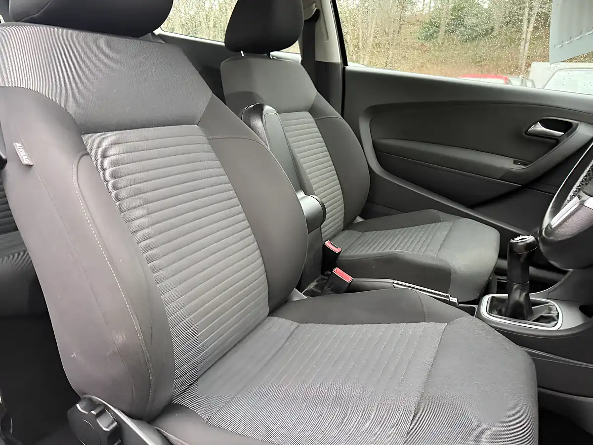 Used 2012 Volkswagen Polo Sel Black - Interior and Exterior details 17